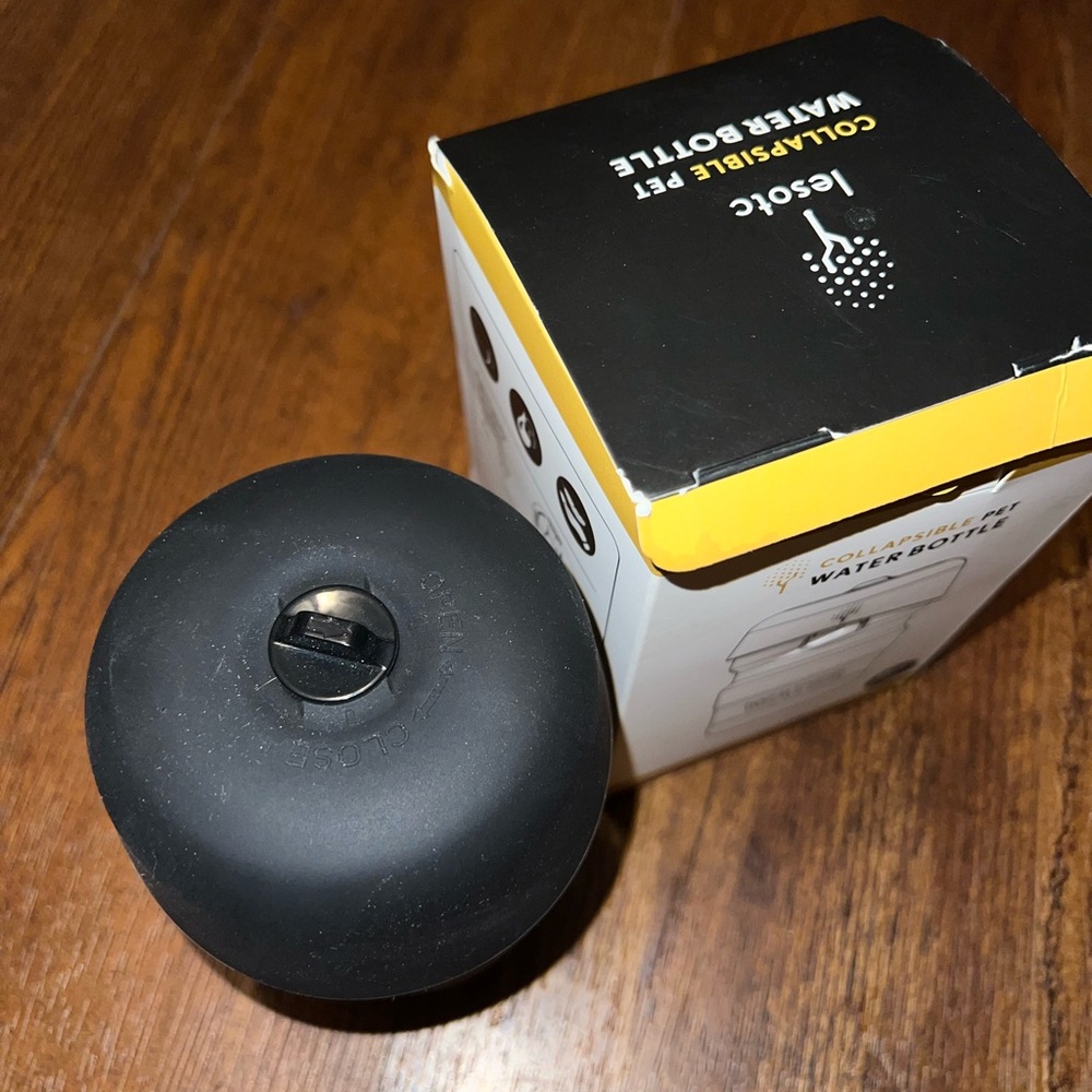 New in Box Black Collapsible Pet Water Bottle 18oz - Picture 9 of 9